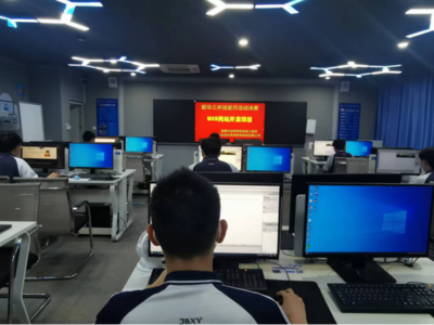 練專(zhuān)業(yè)技能展學(xué)生風(fēng)采——信息工程系技能競(jìng)賽決賽精彩上演